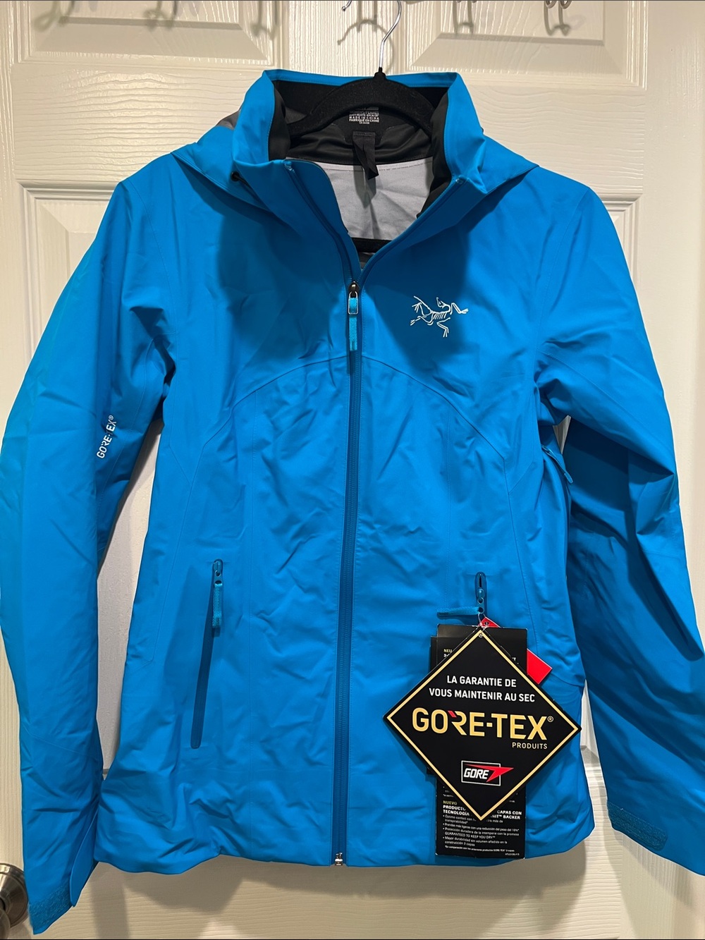 Arc'teryx Women's Bright Blue (Baja) Gore‑Tex Hooded Astryl Shell Jacket Size S